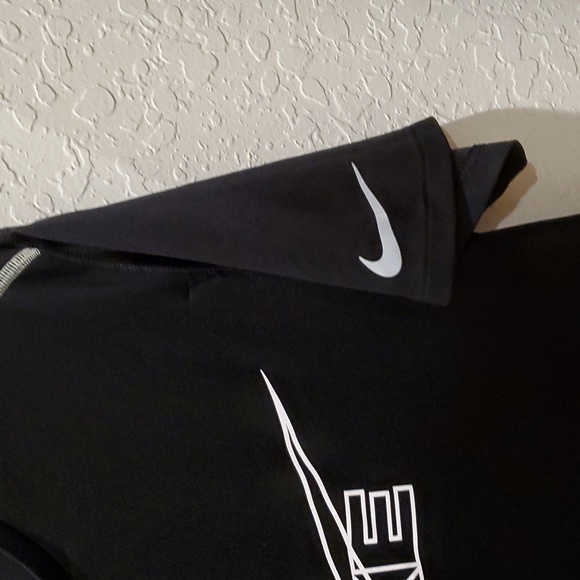 Nike Dri-Fit medium - Picture 5 of 9